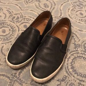 FRYE SLIP-ON SNEAKERS